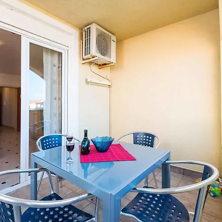 In - Insel 41302 Apartment Vir